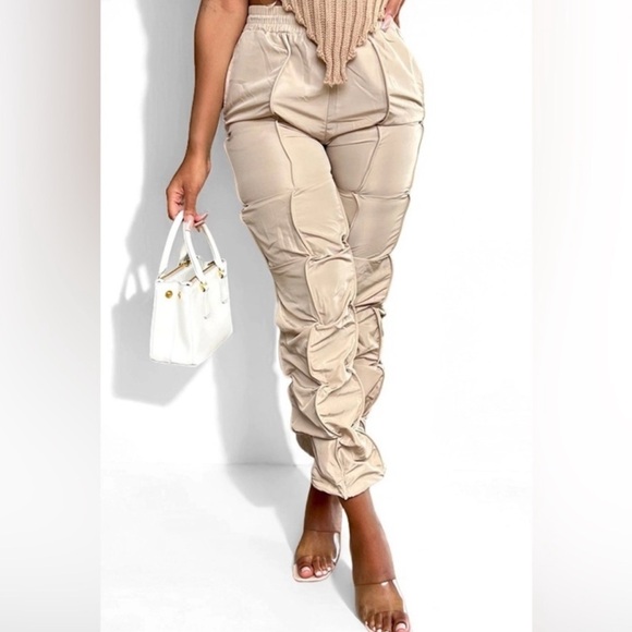 Olive Ruched Detail Trousers with Elegant Fit - Picture 4 of 4